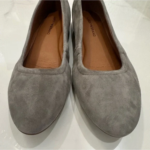 Lucky Brand Gray Suede Flats Shoes Size 8 nwot - Picture 2 of 5
